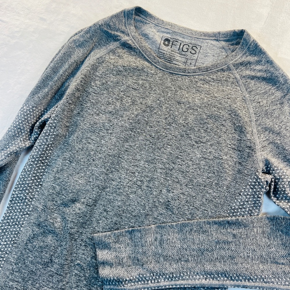 FIGS Seamless Long Sleeve Under Scrub Top Heather Grey Crew Neck Small WASKW002